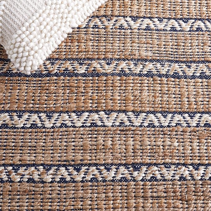 SAFAVIEH Natural Fiber Collection Area Rug - 7' Round, Navy & Natural, Flatweave Jute & Cotton, Ideal for The Entryway, Living Room, Foyer, Bedroom (NFB655N)