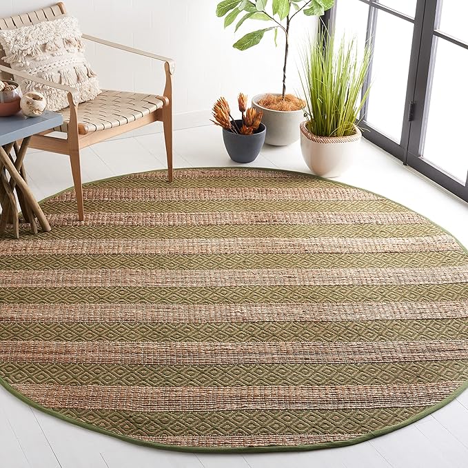 SAFAVIEH Natural Fiber Collection Area Rug - 7' Round, Green & Natural, Handmade Boho Farmhouse Rustic Jute & Cotton, Ideal for High Traffic Areas in Living Room, Bedroom (NFB653Y)