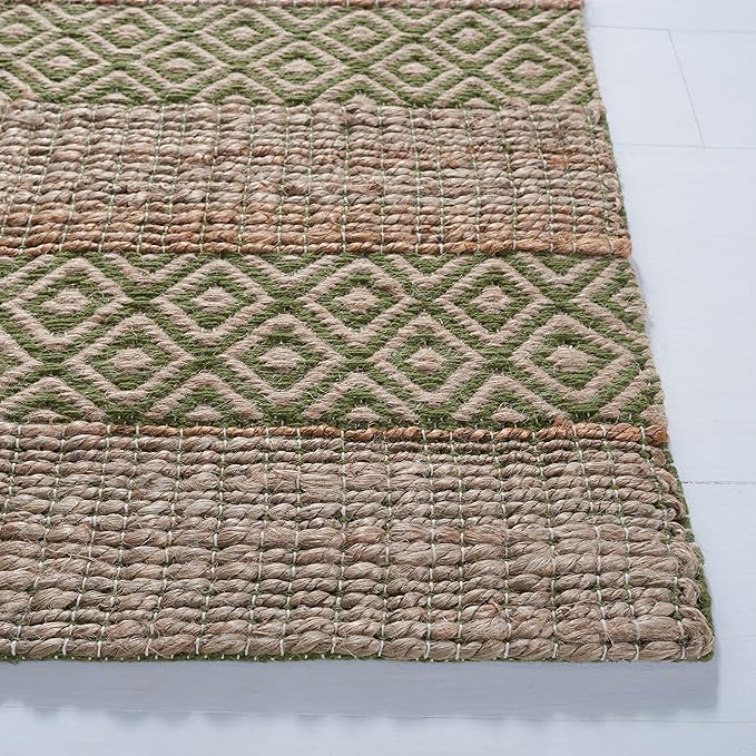 SAFAVIEH Natural Fiber Collection Area Rug - 6' x 9', Green & Natural, Handmade Boho Farmhouse Rustic Jute & Cotton, Ideal for High Traffic Areas in Living Room, Bedroom (NFB653Y)