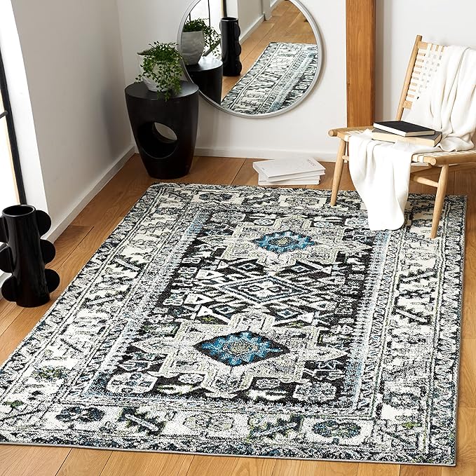 SAFAVIEH Vintage Hamadan Collection Area Rug - 4' Round, Red & Multi, Traditional Persian Design, Non-Shedding & Easy to Clean, Ideal for Living Room, Bedroom, Dining Space (VTH211A)