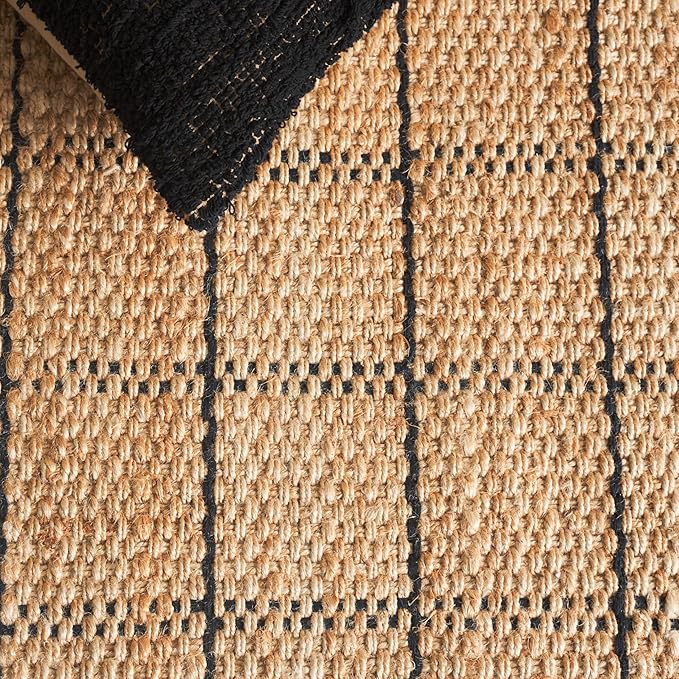 SAFAVIEH Natural Fiber Collection Area Rug - 6' x 9', Natural & Black, Handmade Jute, Ideal for the Living Room, Dining, Bedroom (NF602Z)