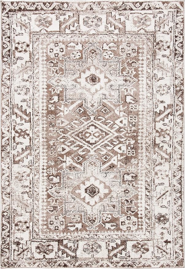 SAFAVIEH Vintage Hamadan Collection Area Rug - 6'7" x 9', Brown & Ivory, Traditional Persian Design, Non-Shedding & Easy to Clean, Ideal for Living Room, Bedroom, Dining Space (VTH211T)