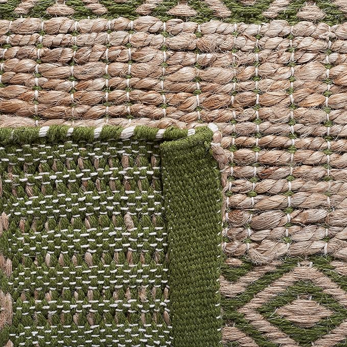 SAFAVIEH Natural Fiber Collection Accent Rug - 4' x 6', Green & Natural, Handmade Boho Farmhouse Rustic Jute & Cotton, Ideal for High Traffic Areas in Entryway, Living Room, Bedroom (NFB653Y)