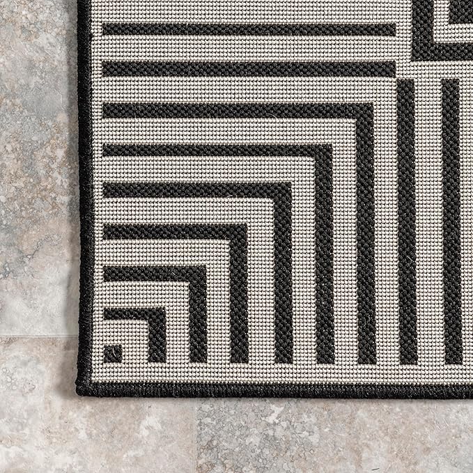 Nuloom Asha Black/Ivory, 6'7" x 9', Casual, Striped Border, Soft and Cozy, High Traffic, Stain Resistant, Easy Clean, Durable Area Rug for Indoor/Outdoor Patio, Deck, Porch, Garden, Courtyard