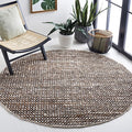 SAFAVIEH Natura Collection Round Rug - 4' Round, Black & Ivory, Transitional Design, Ideal for High Traffic Areas in Living Room, Bedroom & Dining Room (NAT349Z-4R)
