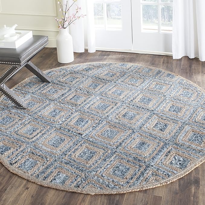 SAFAVIEH Cape Cod Collection Area Rug - 6' Round, Natural & Blue, Handmade Flat Weave Diamond Braided Jute & Denim, Ideal for High Traffic Areas in Living Room, Bedroom (CAP354A)