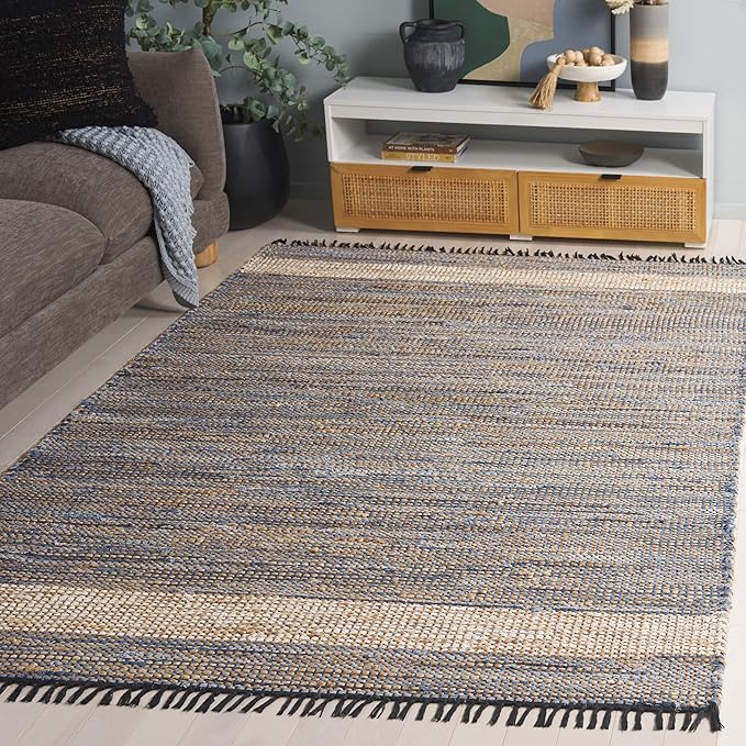 SAFAVIEH Cape Cod Collection Accent Rug - 4' x 6', Light Blue, Handmade Denim & Jute, Ideal for The Living Room, Dining, Bedroom (CAP153L)