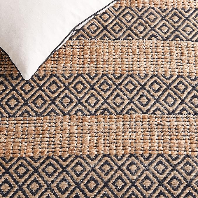 SAFAVIEH Natural Fiber Collection Accent Rug - 3' x 5', Black & Natural, Handmade Boho Farmhouse Rustic Jute & Cotton Jute, Ideal for High Traffic Areas in Entryway, Living Room, Bedroom (NFB653Z)