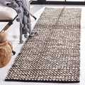 SAFAVIEH Natura Collection Runner Rug - 6' Runner, Black & Ivory, Transitional Design, Ideal for High Traffic Areas in Hallway, Bathroom & Kitchen (NAT349Z-26)