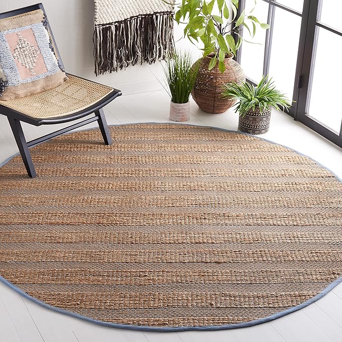 SAFAVIEH Natural Fiber Collection Area Rug - 7' Round, Light Blue & Natural, Handmade Boho Farmhouse Rustic Jute & Cotton Jute, Ideal for High Traffic Areas in Living Room, Bedroom (NFB654M)