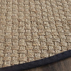 SAFAVIEH Area Rug 6' Round - Natural Fiber Collection - Natural & Black, Seagrass, Basketweave Pattern with Border (NF114C)