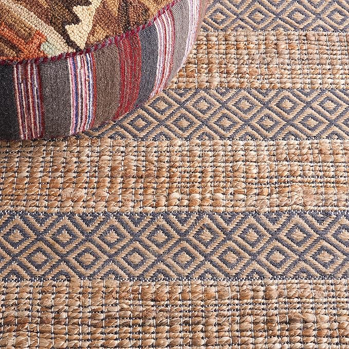 SAFAVIEH Natural Fiber Collection Accent Rug - 3' x 5', Charcoal & Natural, Handmade Boho Farmhouse Rustic Jute & Cotton, Ideal for High Traffic Areas in Entryway, Living Room, Bedroom (NFB653H)