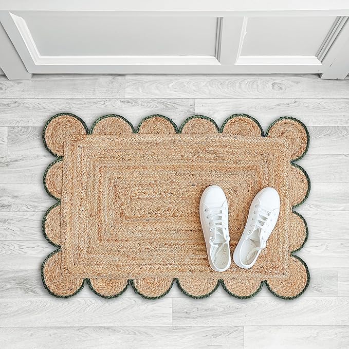 Scalloped Natural Jute Area Rug, Green Trim, 2'x3'