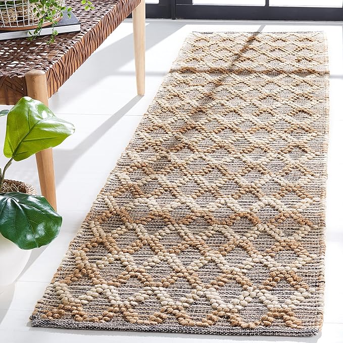 SAFAVIEH Natural Fiber Collection Runner Rug - 2'3" x 8', Natural & Black, Flat Weave Farmhouse Geometric Jute Design, Ideal for High Traffic Areas in Living Room, Bedroom (NF382A)