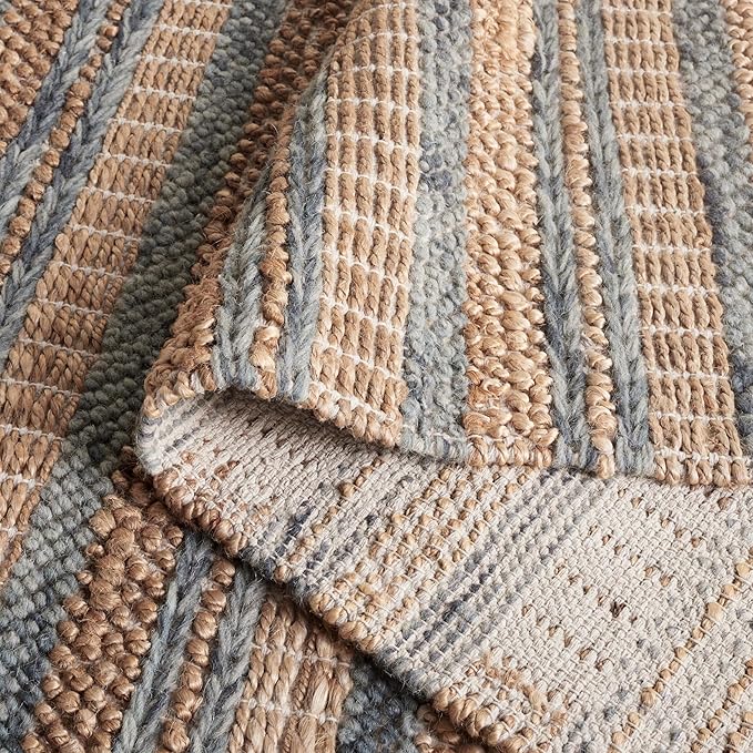 SAFAVIEH Natura Collection Area Rug - 5' x 8', Natural & Grey, Rustic Farmhouse Design, Handmade Wool & Jute, Ideal for The Living Room, Bedroom, Dining Room (NAT501F-5)