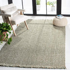 SAFAVIEH Natural Fiber Collection Area Rug - 6' x 9', Green & Natural, Handmade Woven Fringe Jute, Ideal for High Traffic Areas in Living Room, Bedroom (NF826Y)