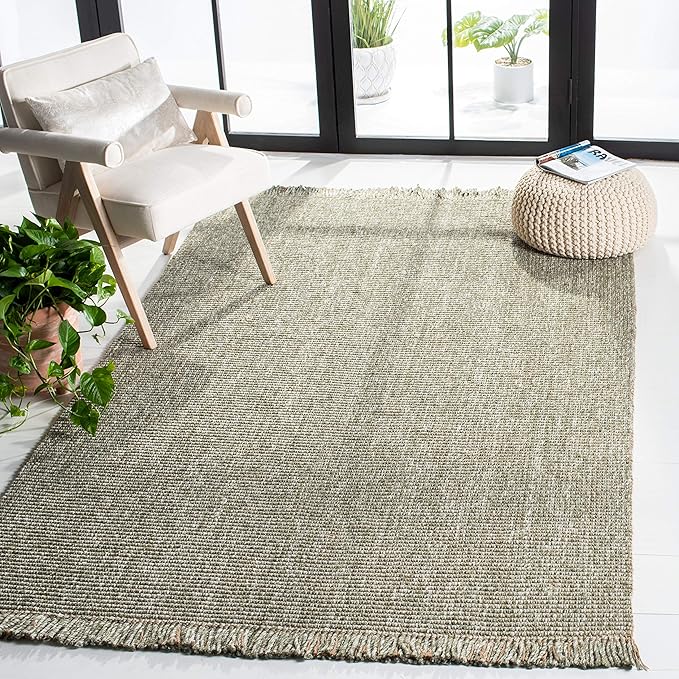 SAFAVIEH Natural Fiber Collection Area Rug - 5' x 8', Green & Natural, Handmade Woven Fringe Jute, Ideal for High Traffic Areas in Living Room, Bedroom (NF826Y)
